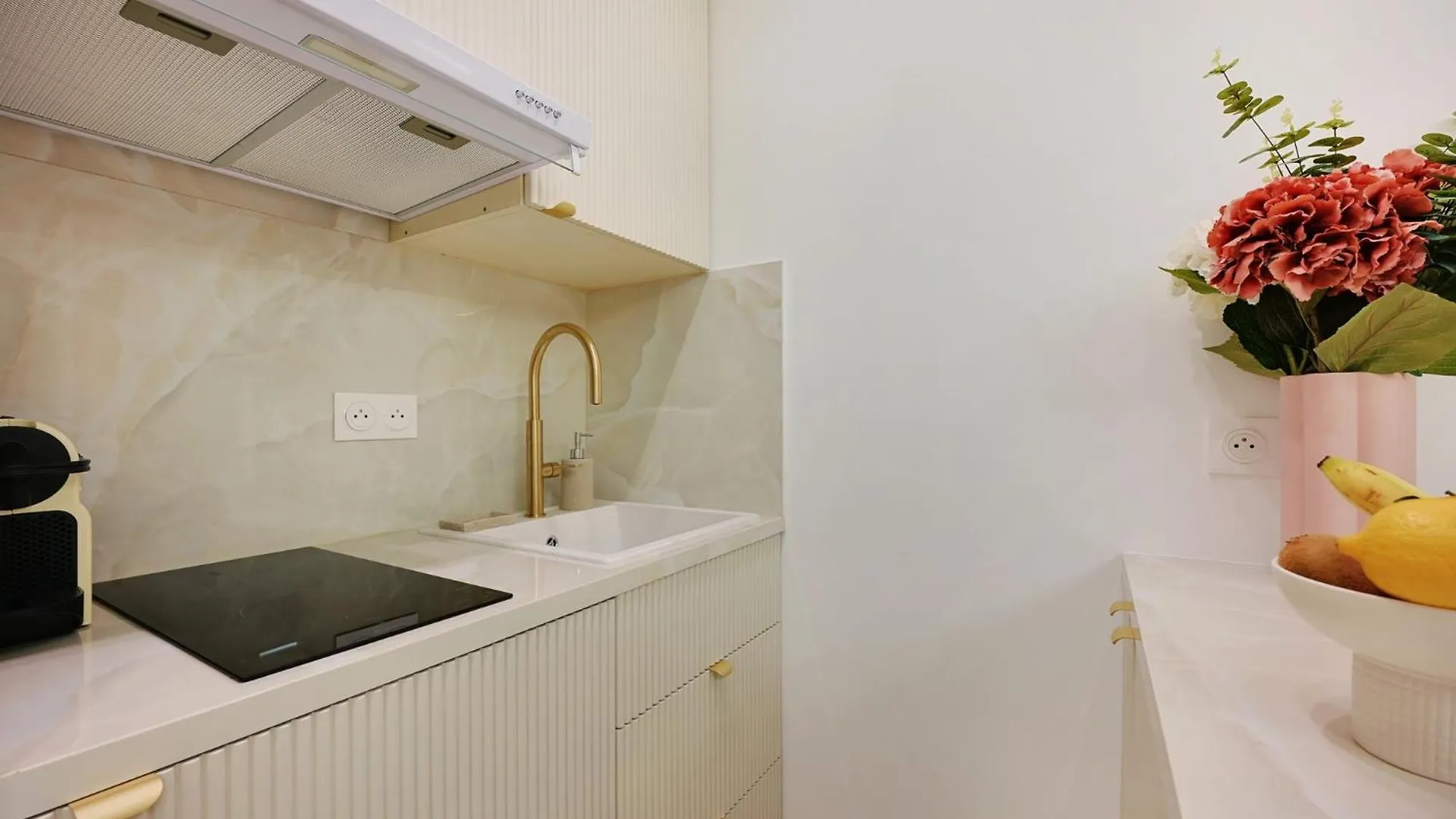 Coeur Du Marais Apartment Paris